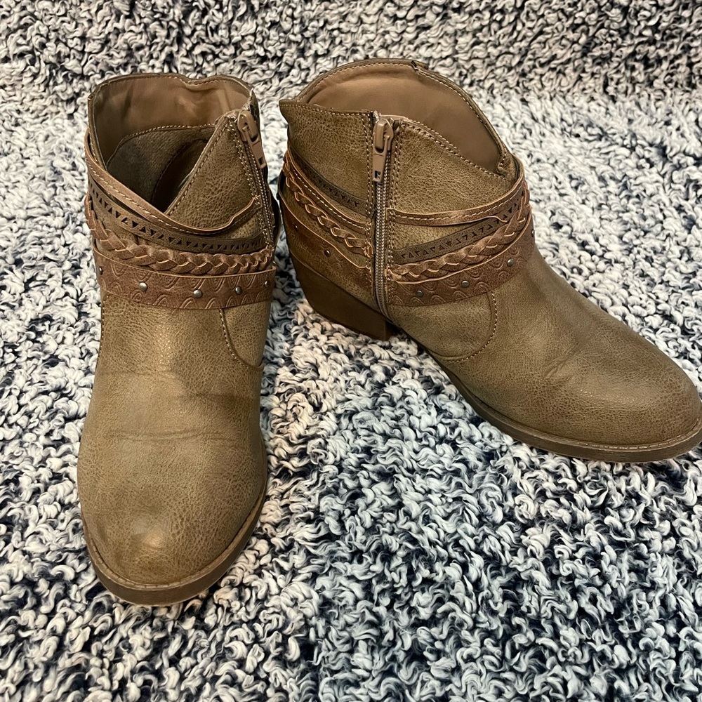 Jelly pop booties size 8 brown